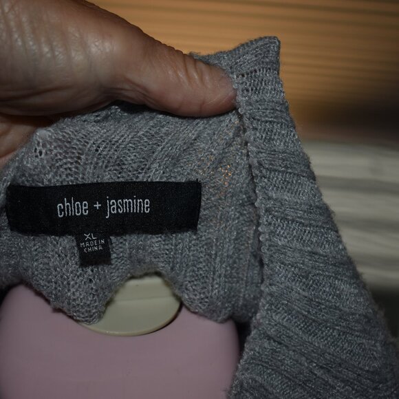 sweater - Picture 4 of 4